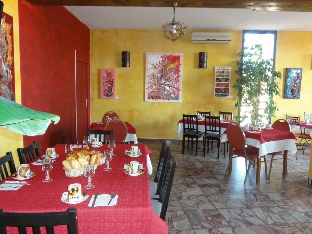 Hotel L'Hacienda Martigues Esterno foto