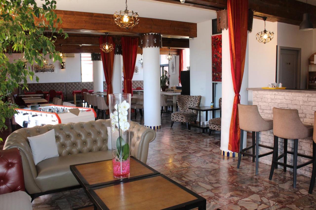 Hotel L'Hacienda Martigues Esterno foto